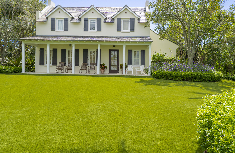 Artificial grass lawn at a Dallas area home